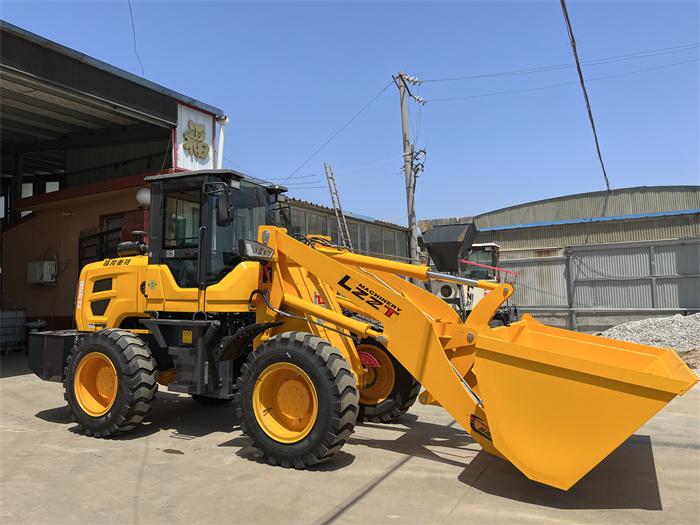 四驅(qū)裝載機(jī)