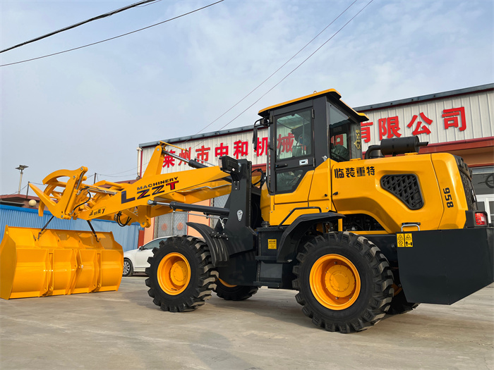 四驅(qū)裝載機(jī)